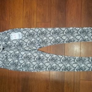 New with tags!! Seven7 Jean's (t3)